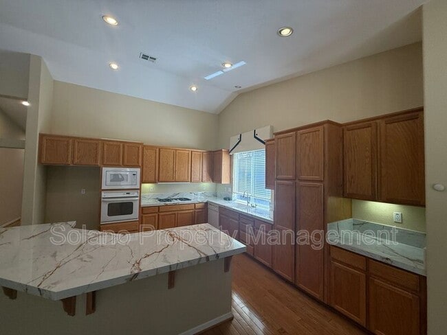 Building Photo - 661 Vintage Valley Dr
