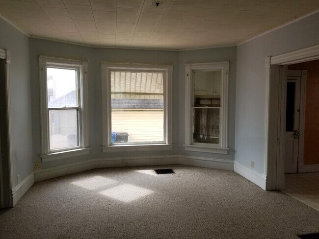 Building Photo - 709 Frederick St