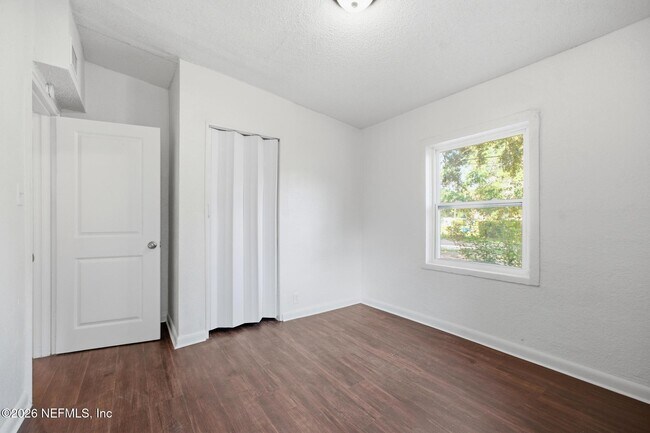 Building Photo - 5846 Abelia Rd