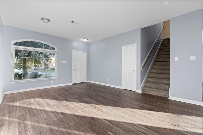Building Photo - 29639 Turnbury Village Dr