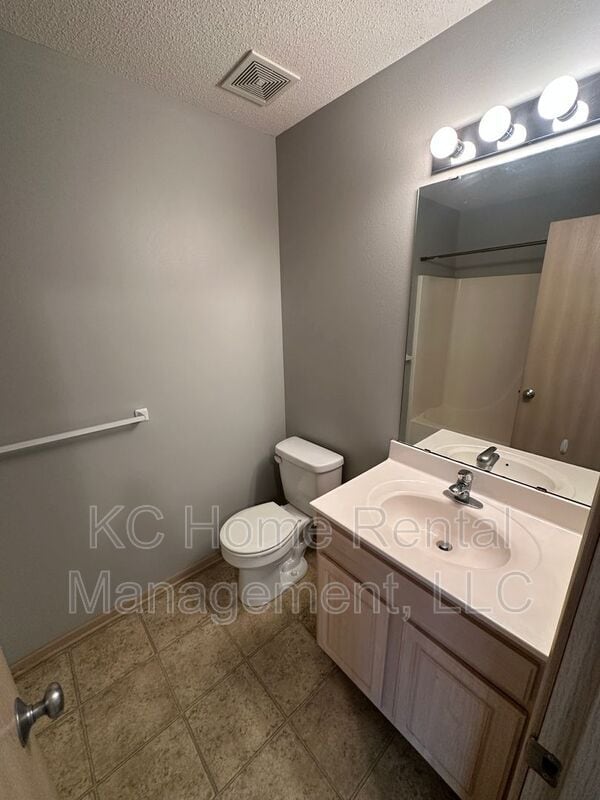 Building Photo - 4545 NE 83rd St