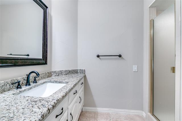 Building Photo - 6116 Southern Knoll Dr