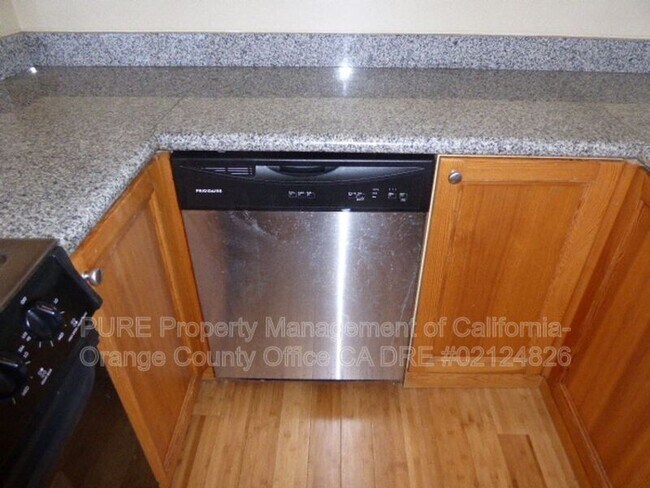 Building Photo - 1930 N Vermont Ave