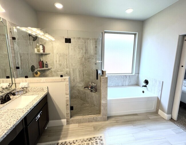 Building Photo - 14 Cornwall Dr