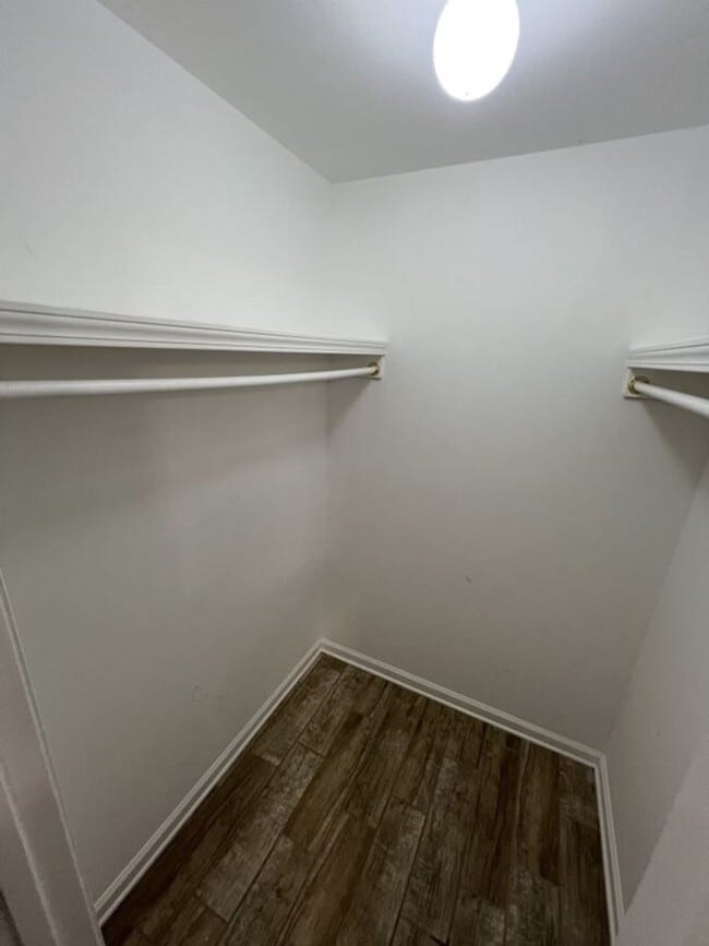 Building Photo - Charming 4-Bedroom Home with Large Backyar...