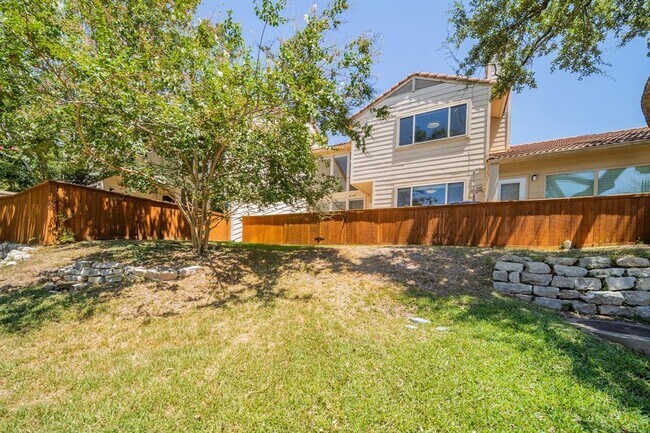 Building Photo - 8402 Alta Mesa