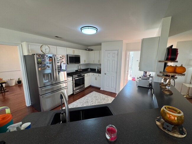 Building Photo - 4233 Rosewood Ct