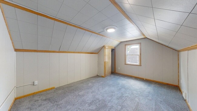 Building Photo - Fulton/W.58th neighborhood; 3 bedroom/2bat...