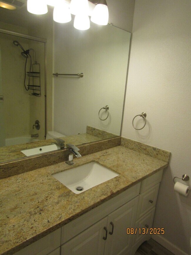 Building Photo - Beautiful single story home with amazing b...