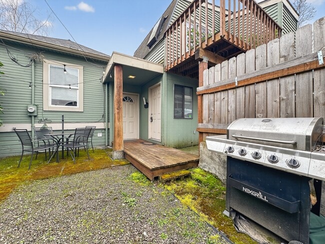 Building Photo - 5521 Brooklyn Ave NE