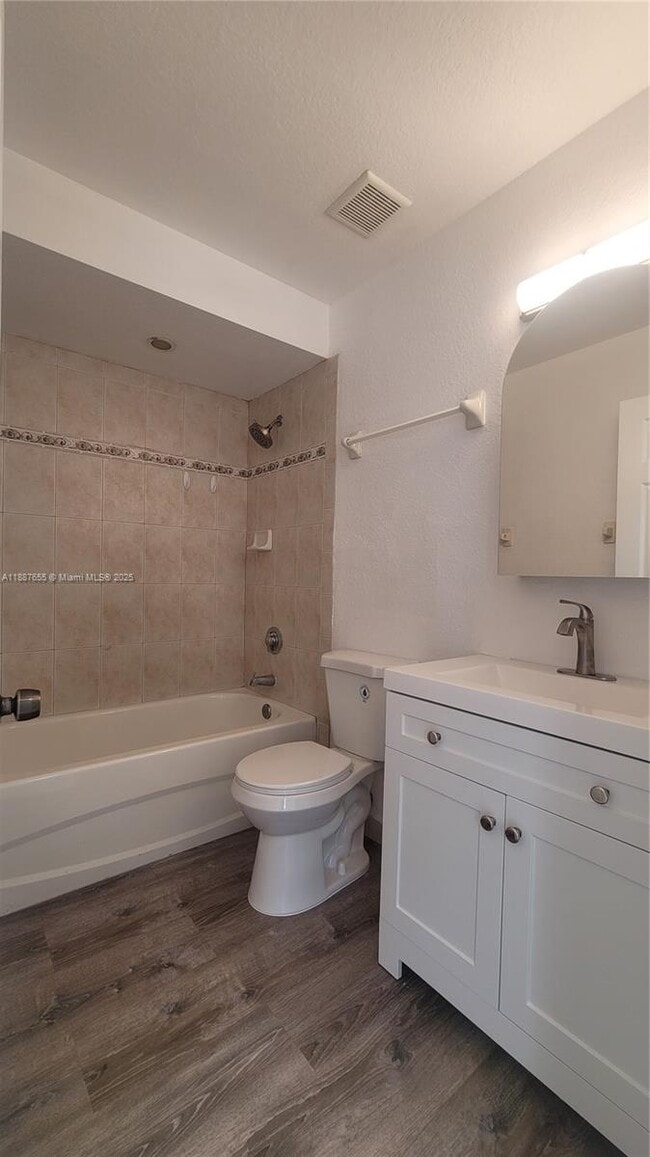 Building Photo - 520 SW 5th St