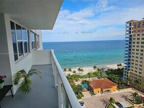 Building Photo - 2030 S Ocean Dr