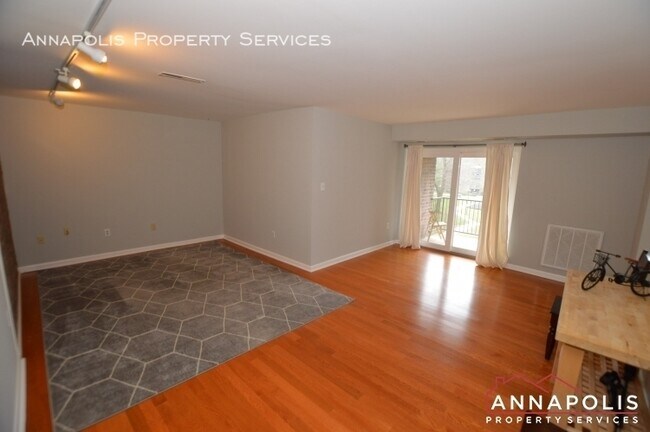 Building Photo - 13 silverwood circle #10