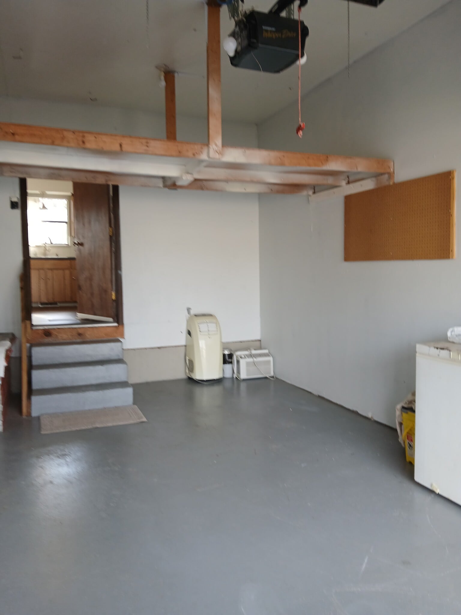 Garage - 456 W 43rd St