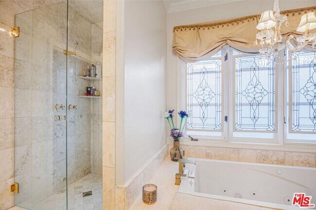 Building Photo - 6111 County Oak Rd