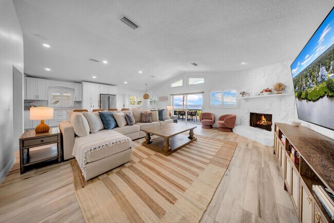 Primary Photo - 555 S Gulf Dr