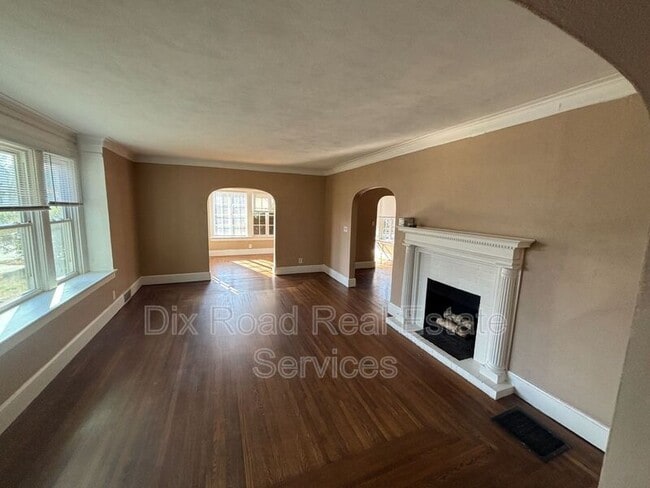 Building Photo - 107 Edgewood Ave