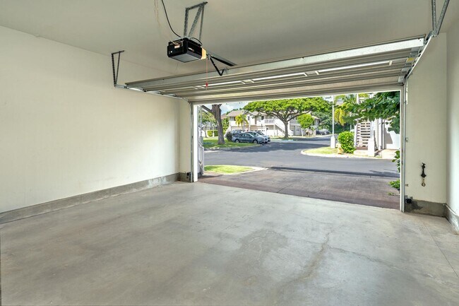 Building Photo - 92-1543 Aliinui Drive 4E