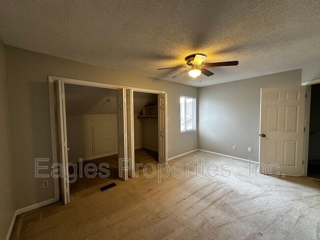 Building Photo - 2002 Stephens Ct