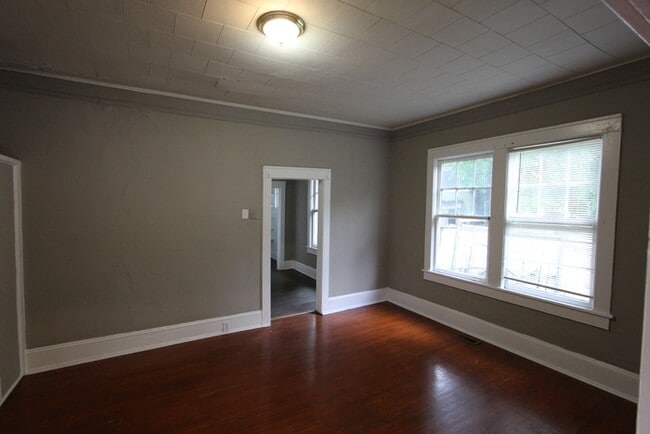 Building Photo - 241 Marion St