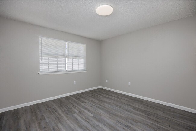 Building Photo - 2BR Units in Gonzales  $975