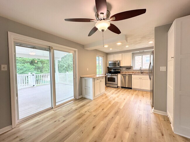 Building Photo - 2652 Santa Barbara Dr