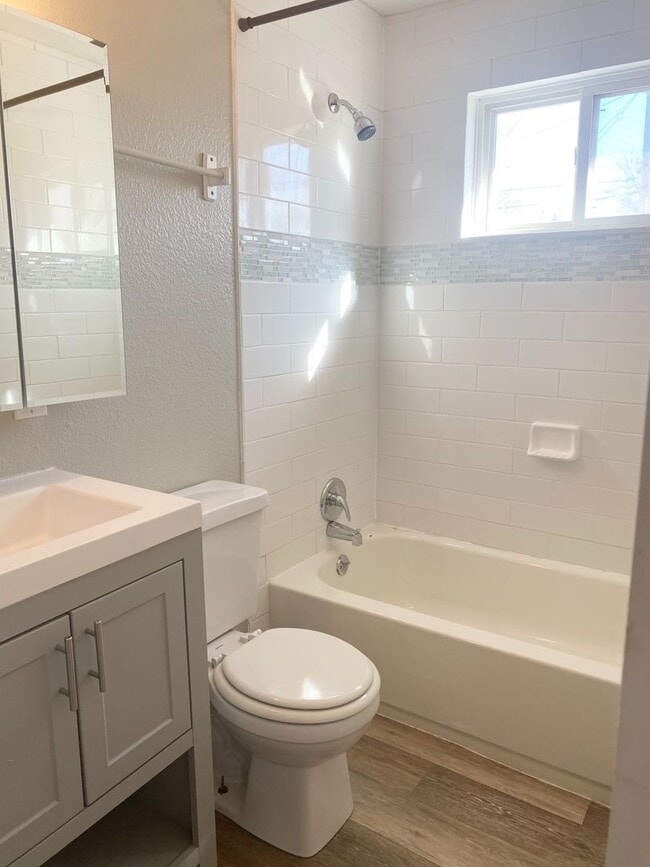 Building Photo - 417 N 30th St