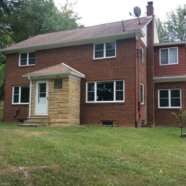 Primary Photo - 4 br, 2 bath House - 826 S Gunnell Rd