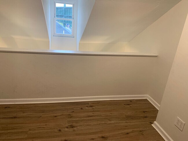 Building Photo - Future Rental-Cozy 1 Bedroom House with bo...