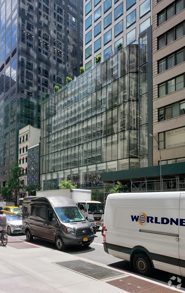 Building Photo - 432 Park Ave