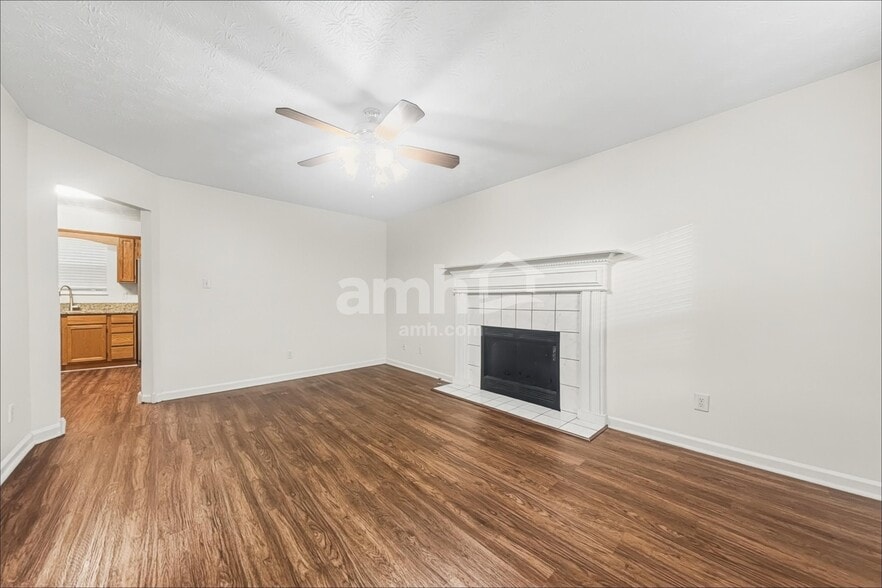 Building Photo - 5942 Katrina Ln