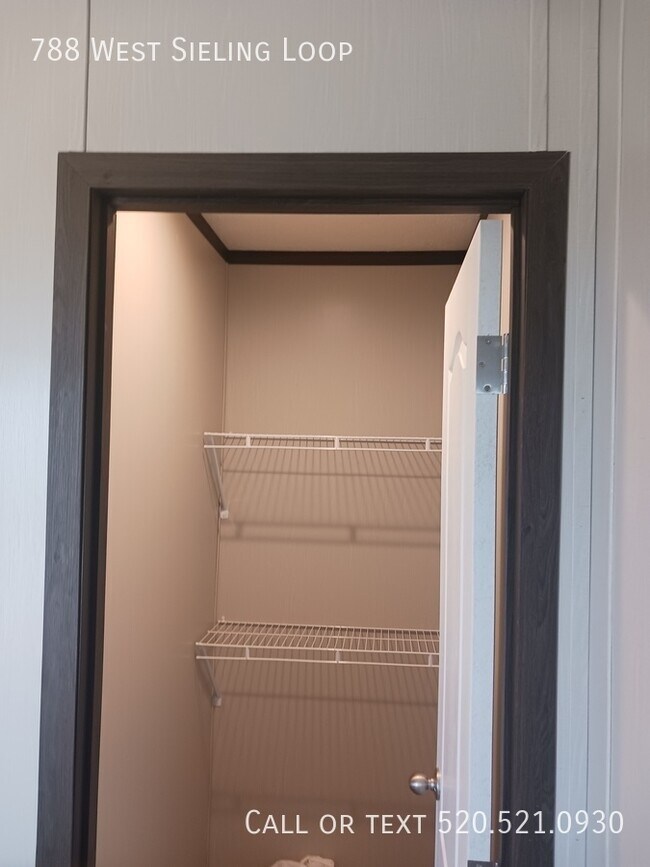 Building Photo - 788 W Sieling Loop