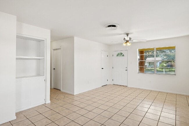 Building Photo - 202 N 41st St