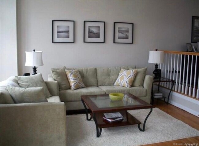 Building Photo - 926 Quinnipiac Ave