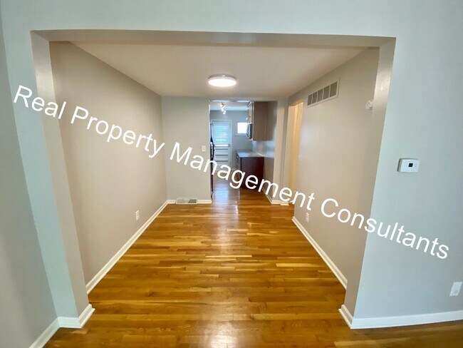 Building Photo - 4209 Clark Ave