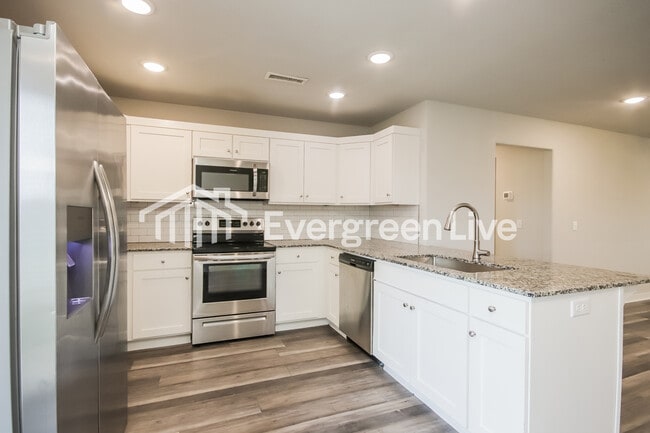 Building Photo - 341 N Mojave St