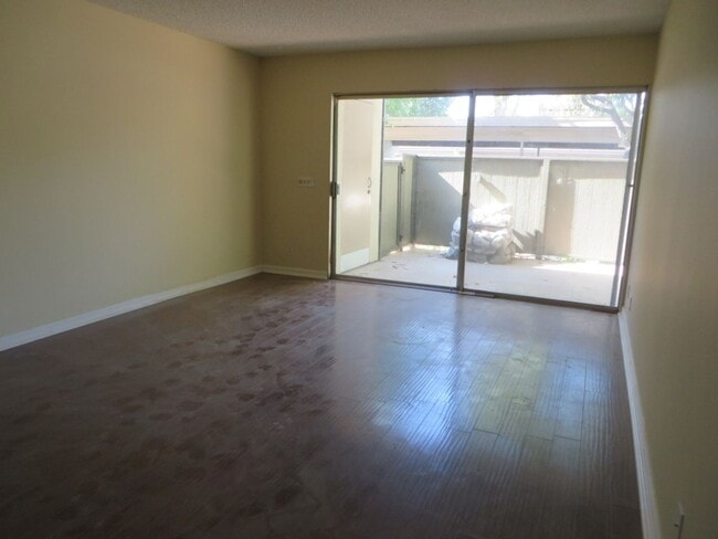 Building Photo - 25718 Hogan Dr