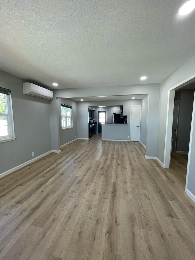 Building Photo - 13109 Golden Way