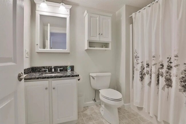 Building Photo - Nashua NH