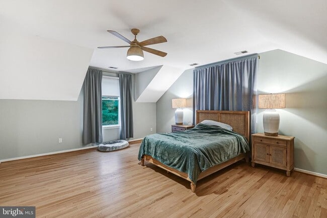 Building Photo - 1504 Wake Forest Dr