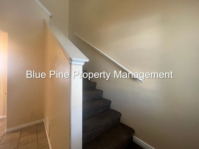Building Photo - 2488 Prospect Dr