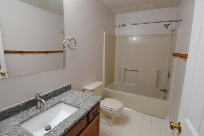 Building Photo - 78 Cadogan Way