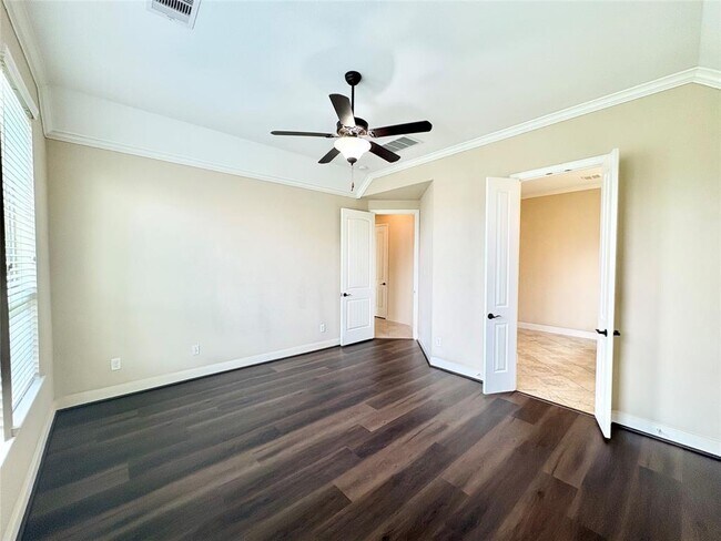 Building Photo - 21346 Huron Bend Dr