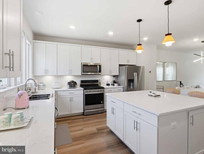 Building Photo - 3289 Watershed Blvd