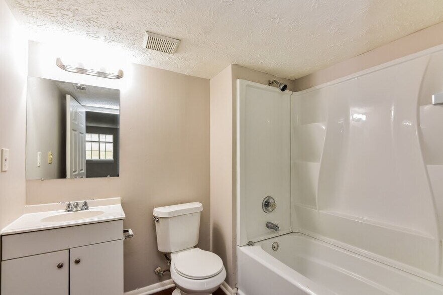 Building Photo - 2086 Singer Way