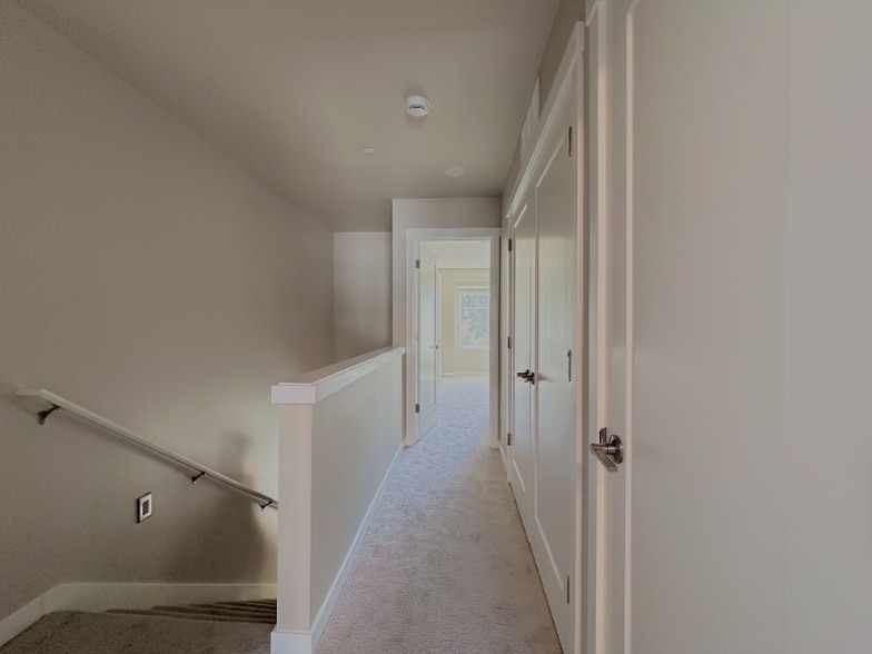 Building Photo - 15423 Admiralty Way