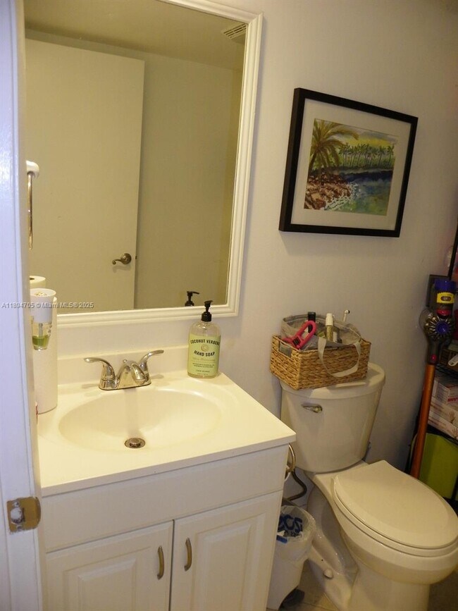 Building Photo - 4067 Wimbledon Dr