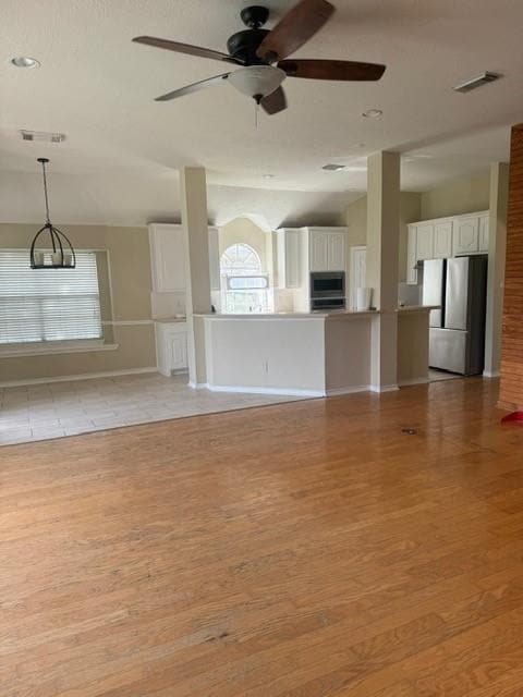 Building Photo - 16319 Zinnia Dr