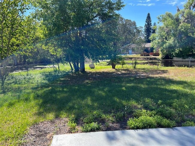 Building Photo - 509 Floral Cir