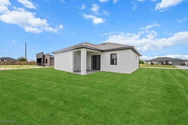 Building Photo - 9 NW 14th Pl